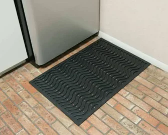 Black color wave pattern Durable Commercial Rubber Door Mat in kitchen