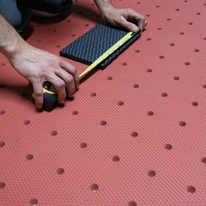 Red in color Grease-Resistant Anti-Slip Mat with a 3/4" Thick Comfort Layer showing mesurements