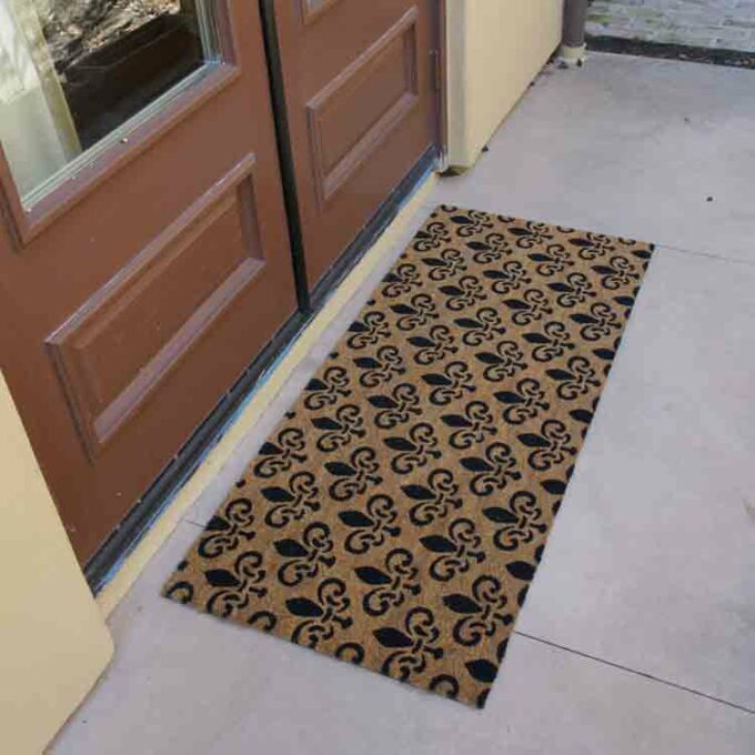 St Germaine Fleur de Lis mat pattern brown mat