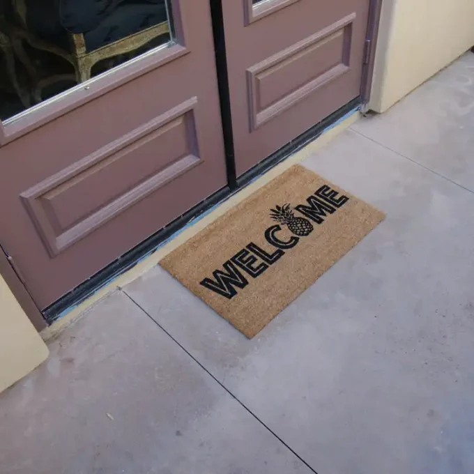 Welcome mat with Pineapple picture