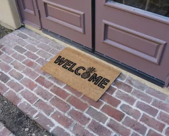 Welcome mat with Pineapple picture