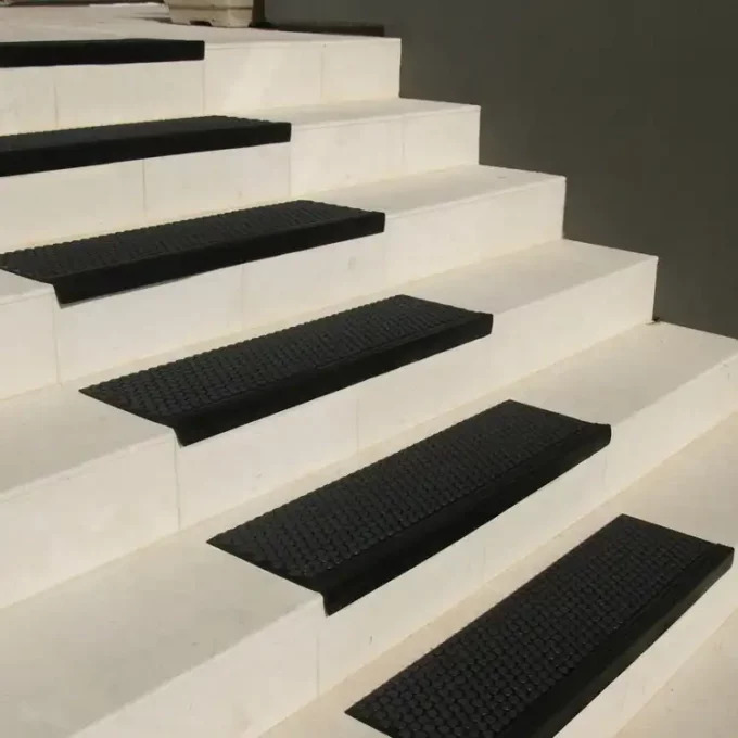 Black in color 6mm thick rubber steps to increase comfort