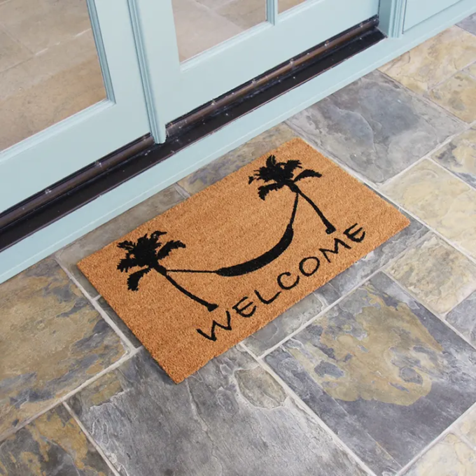 chillin-by-the-shore-beach-welcome-mat-02-action_Large