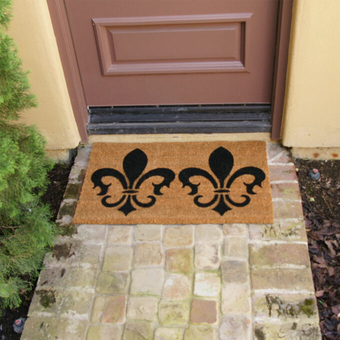 The door mat with picture of pair of coat of arms at front door